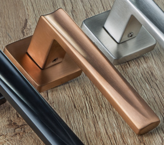 ROSTEX EMONT/H ajtóvasalatok csapokkal (TI - RÉZ MAT)