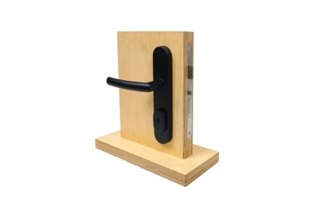 RICHTER R.711.ZB TB3 biztonsági szerelvények (fekete)