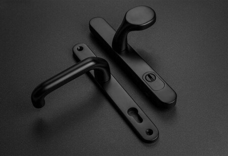 MPK biztonsági szerelvények - SECURO A04 PLUS - USO M1 COSLAN (F5 - Matt fekete) - fedéllel